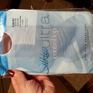 NWT Silkies Ultra Control Top Multiple Sizes & Colors Ultra Sheer Pantyhose